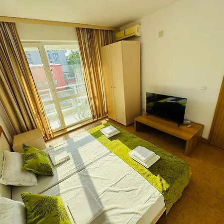 Sunny House 102 One Bedroom Apartman