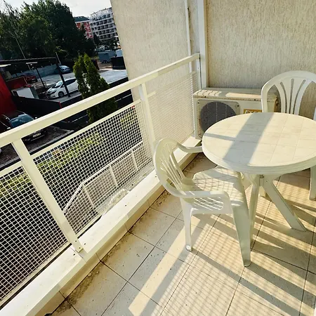 Sunny House 102 One Bedroom Apartman